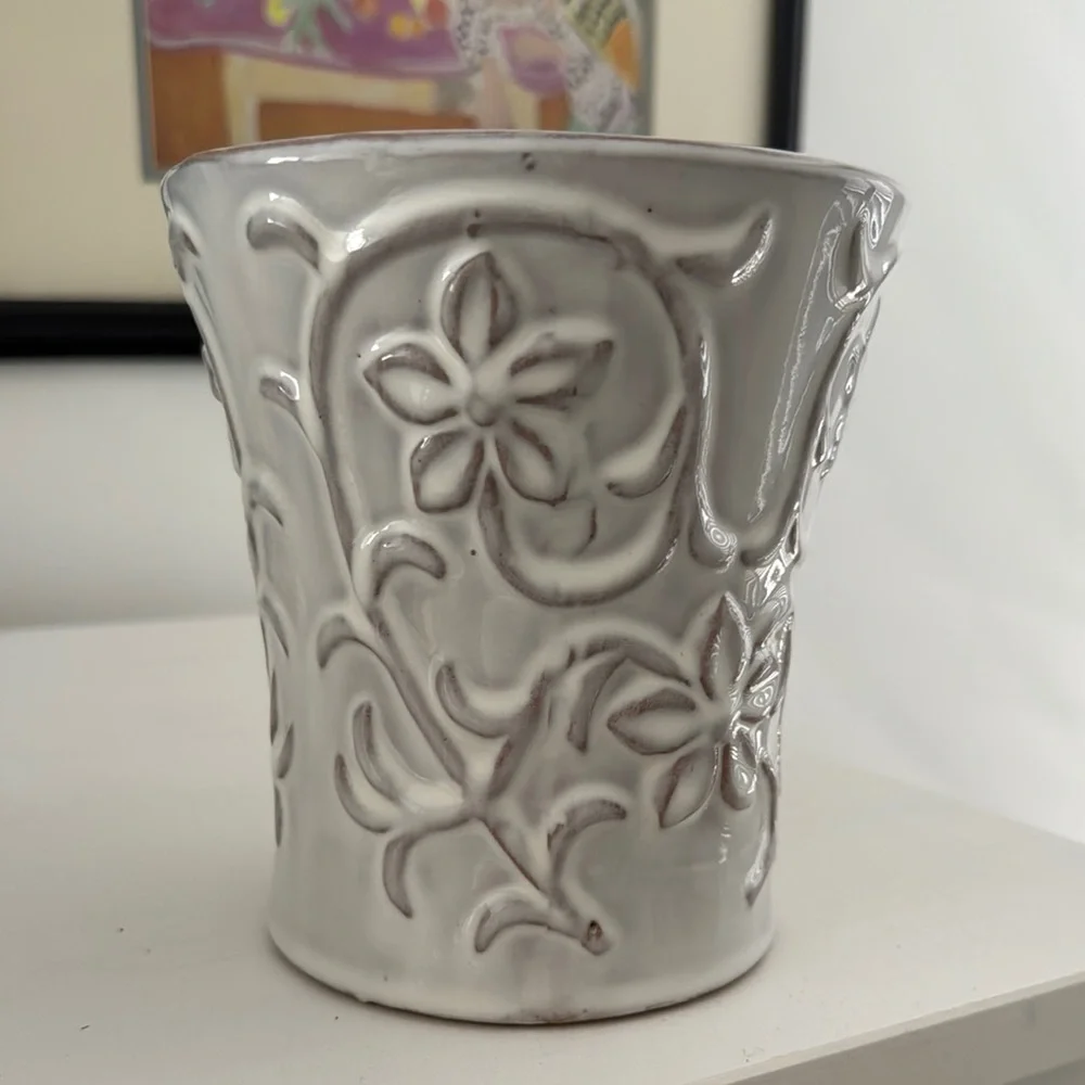 Terracotta White Glazed Floral Embossed Vase - Picture 7 of 7